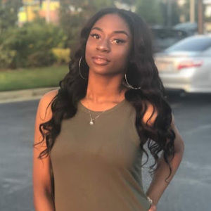 Meet your Posher, Michaela